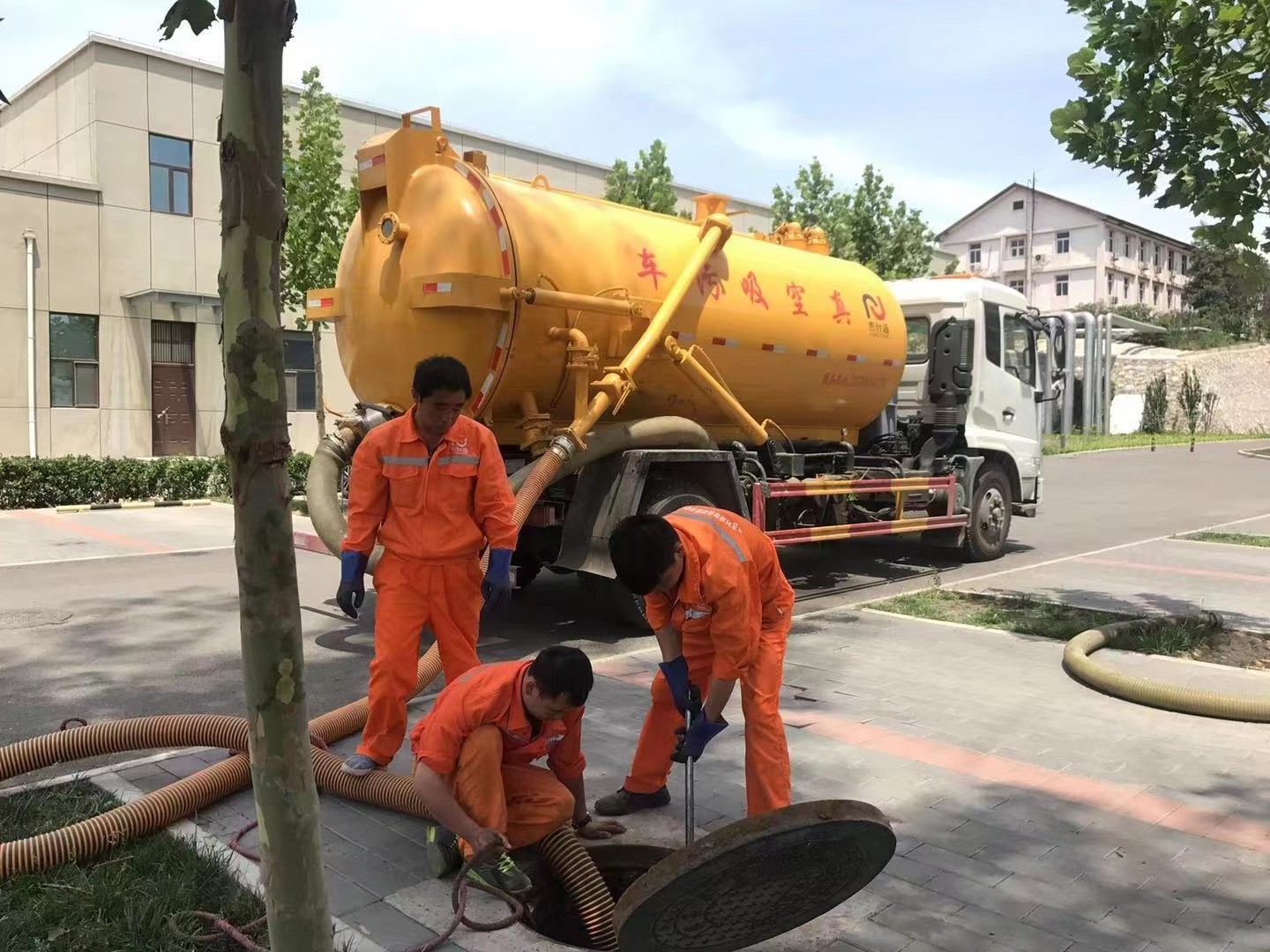 平武化粪池清理与5-8吨吸粪车施工效率分析